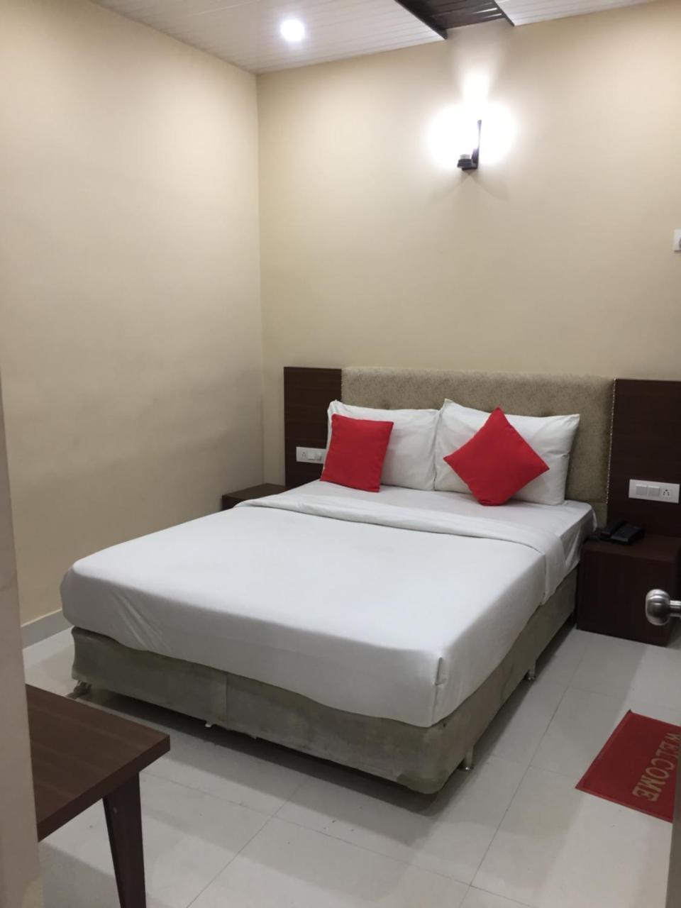Super51Hotel Νέο Δελχί Εξωτερικό φωτογραφία